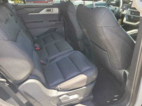 Used 2026 Ford Explorer Active RWD image 16