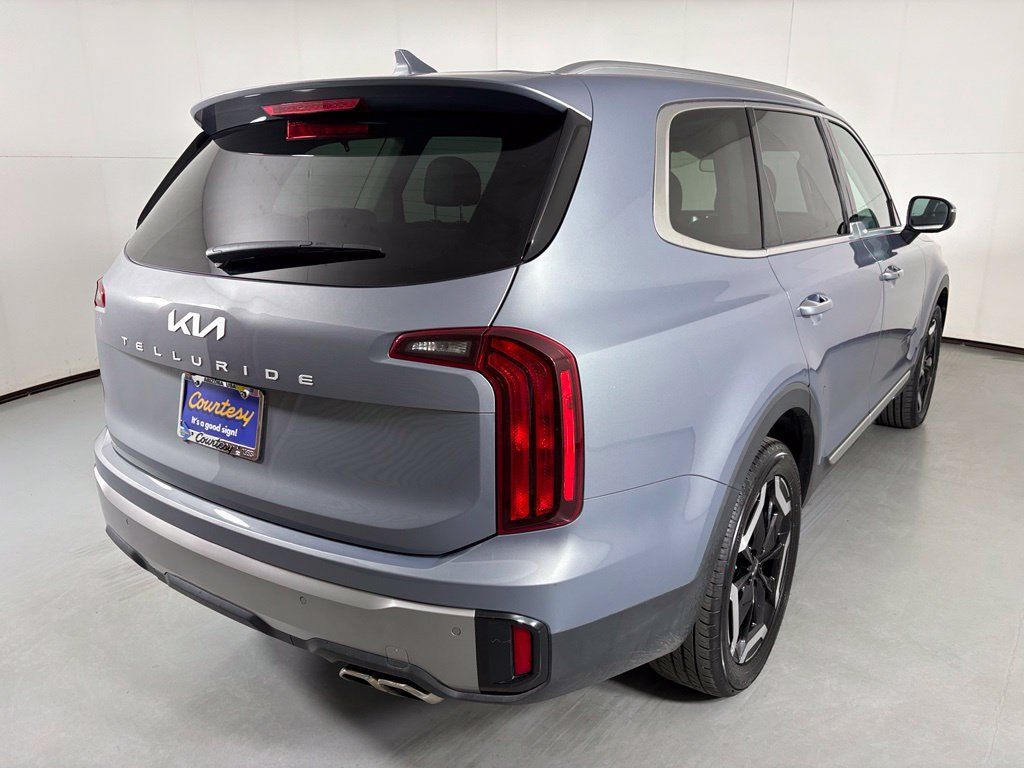 Used 2025 Kia Telluride S FWD image 8