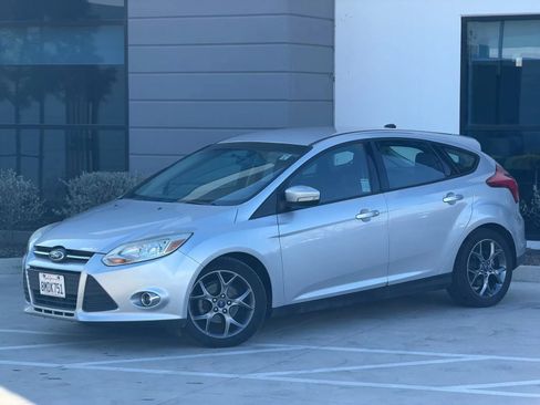 Used 2014 Ford Focus SE w/ Equipment Group 201A FWD image 1