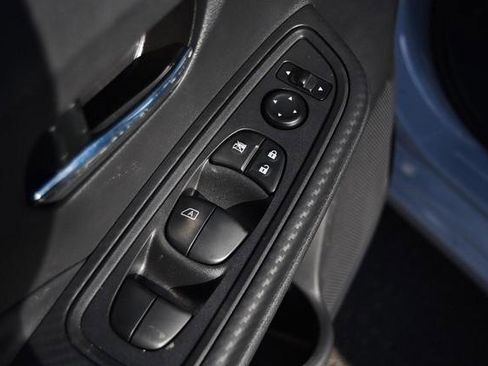 New 2025 Nissan Versa SV image 9