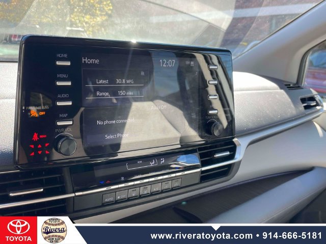 Certified 2024 Toyota Sienna LE AWD/4WD image 27