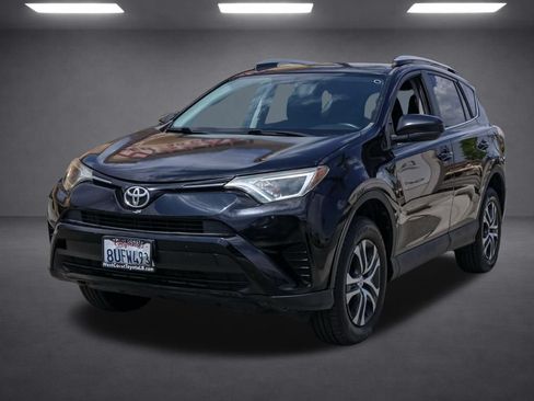 Used 2016 Toyota RAV4 LE FWD image 8