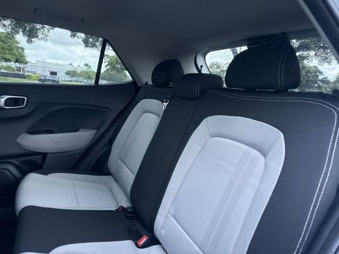 Used 2024 Hyundai Venue SEL FWD image 22