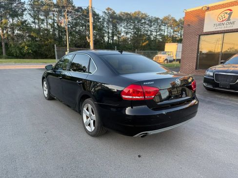 Used 2012 Volkswagen Passat 2.5 SE FWD image 3