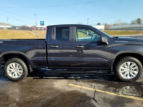 Used 2023 Chevrolet Silverado 1500 Custom image 14