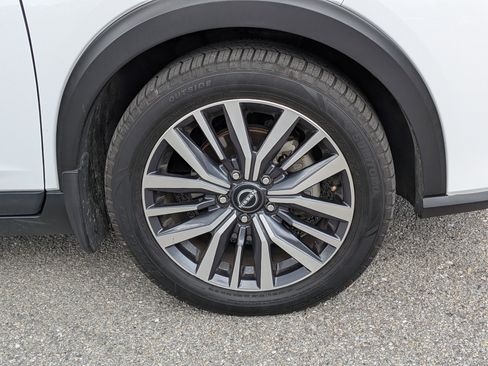 Used 2022 Nissan Kicks SV image 11