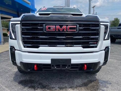 Used 2025 GMC Sierra 2500 AT4 AWD/4WD image 6