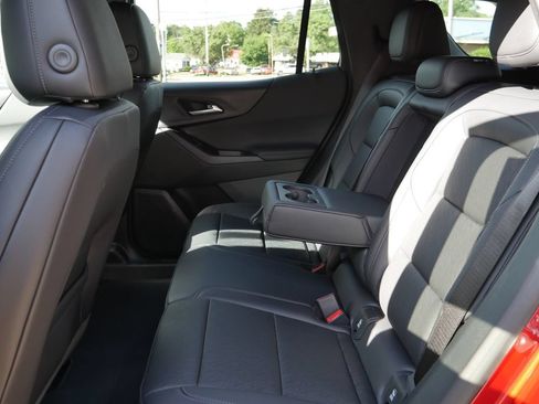 New 2027 Chevrolet Equinox LT w/ Convenience Package II AWD/4WD image 16