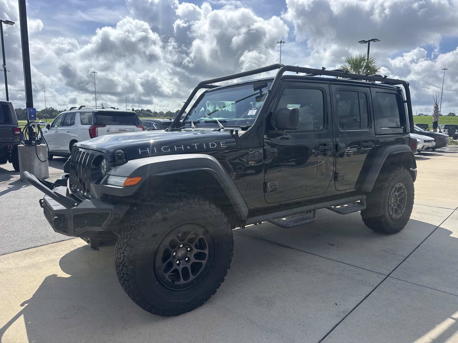Used 2023 Jeep Wrangler Unlimited Sport AWD/4WD image 3