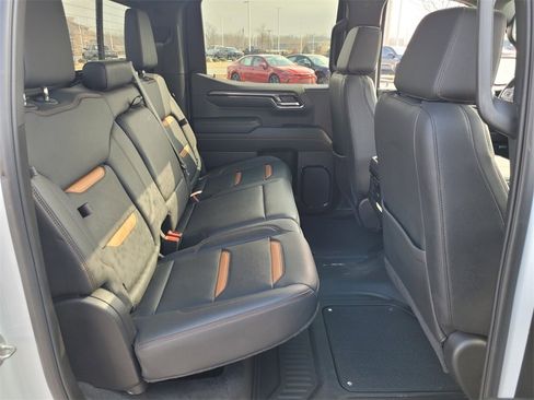 Used 2024 GMC Sierra 1500 AT4 w/ Technology Package image 11