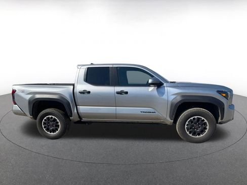 Used 2025 Toyota Tacoma TRD Off-Road image 18