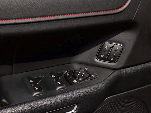 Used 2024 Ford Expedition Limited image 11