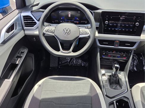 New 2026 Volkswagen Taos SE FWD image 11