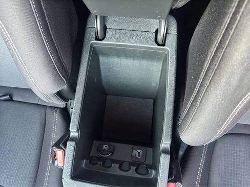 Used 2015 Jeep Cherokee Latitude w/ Cold Weather Group image 21