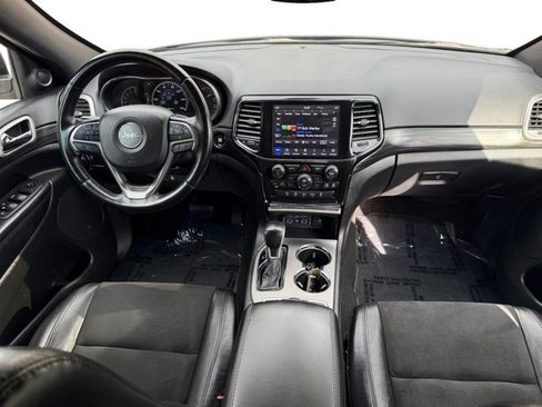 Used 2022 Jeep Grand Cherokee Laredo X image 13