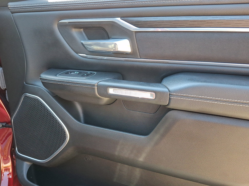 Used 2023 RAM 1500 Laramie AWD/4WD image 10