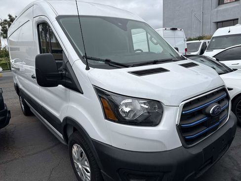 Used 2023 Ford E-Transit Medium Roof image 2