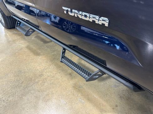 Used 2024 Toyota Tundra Limited AWD/4WD image 10