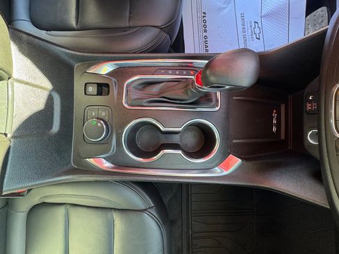 Used 2023 Chevrolet Traverse RS image 24