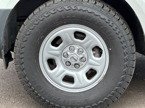 Used 2020 Nissan Frontier S image 25