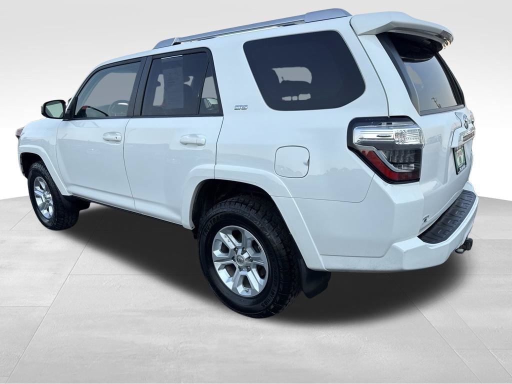 Used 2016 Toyota 4Runner SR5 AWD/4WD image 3