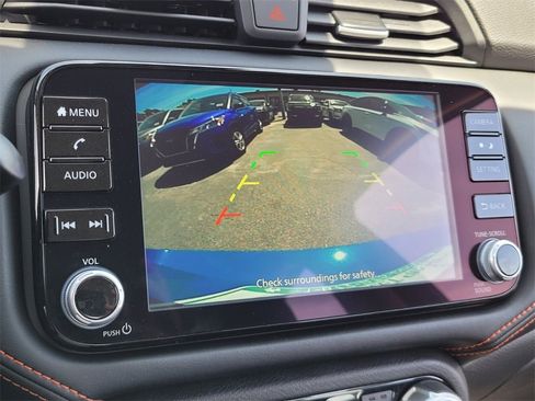 New 2025 Nissan Versa SR w/ Trunk Package image 18