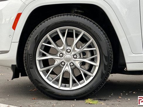 Used 2023 Jeep Grand Cherokee L Summit w/ Advanced Protech Group IV image 37