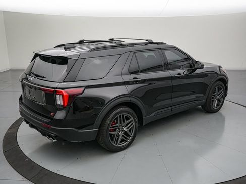 Certified 2025 Ford Explorer ST AWD/4WD image 4