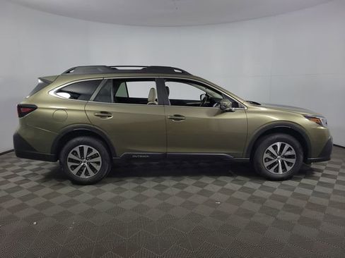 Used 2022 Subaru Outback Premium image 11
