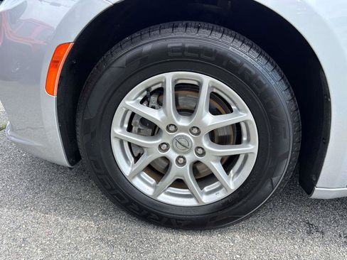 Certified 2024 Chrysler Pacifica Touring-L FWD image 8