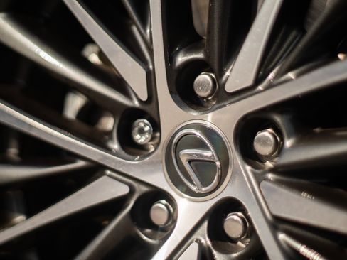 Used 2023 Lexus ES 350 w/ Premium Package image 10