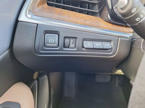 Certified 2024 Cadillac XT5 Premium Luxury w/ Platinum Package image 19