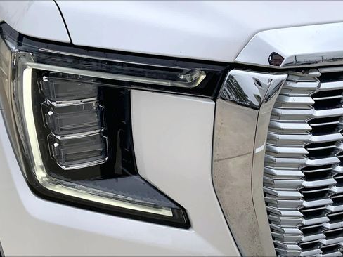 Used 2022 GMC Yukon SLT w/ SLT Premium Package image 53