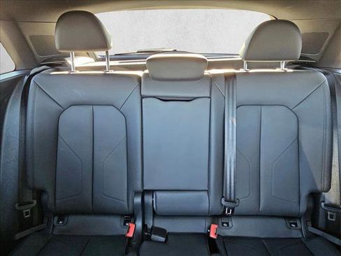 Used 2025 Audi Q3 2.0T Premium image 17