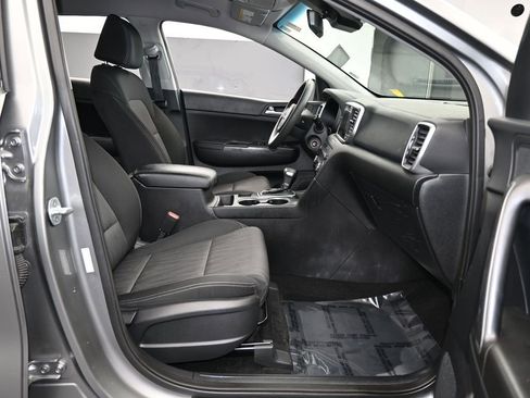 Used 2020 Kia Sportage LX image 40
