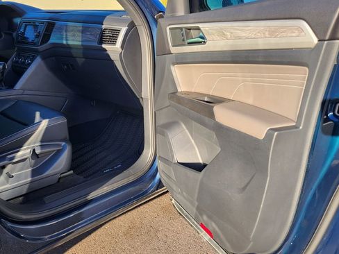 Used 2022 Volkswagen Atlas Cross Sport SE image 22