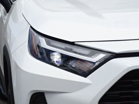 Certified 2025 Toyota RAV4 LE AWD/4WD image 5