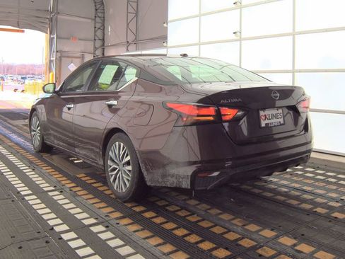 Used 2024 Nissan Altima 2.5 SV image 19