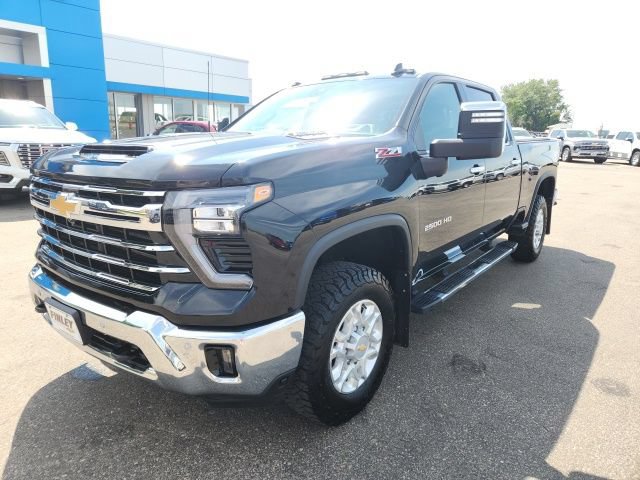Used 2024 Chevrolet Silverado 2500 LTZ w/ LTZ Plus Package AWD/4WD image 9