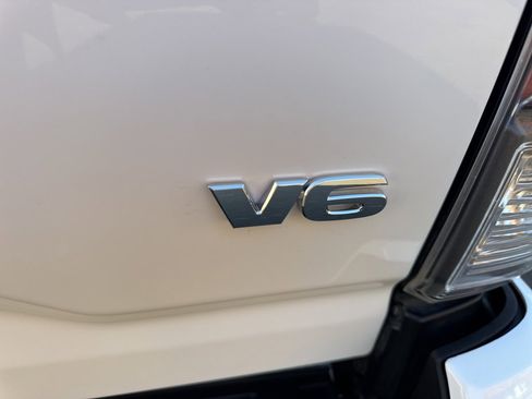 Used 2022 Toyota Tacoma TRD Off-Road image 13