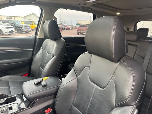 Used 2022 Kia Telluride SX image 13