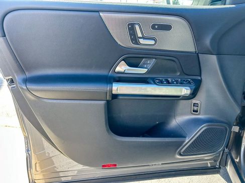 Used 2023 Mercedes-Benz GLB 250 image 24