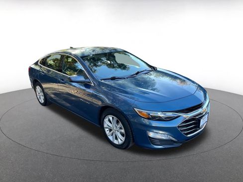 Used 2024 Chevrolet Malibu LT image 1