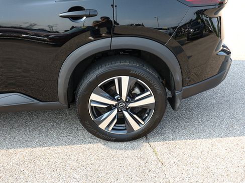 Used 2024 Nissan Rogue SL w/ SL Premium Package AWD/4WD image 4