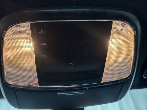 Used 2019 Dodge Charger SXT RWD image 20