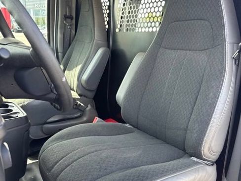 Used 2025 GMC Savana 2500 w/ Driver Convenience Package RWD image 9