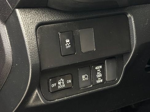 Used 2023 Toyota Tacoma TRD Off-Road AWD/4WD image 15