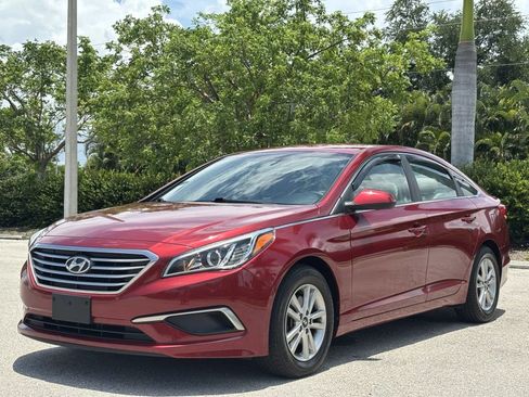 Used 2016 Hyundai Sonata SE FWD image 2