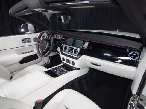 Used 2017 Rolls-Royce Dawn image 49