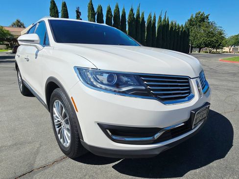 Used 2016 Lincoln MKX Select w/ Select Plus Package FWD image 1